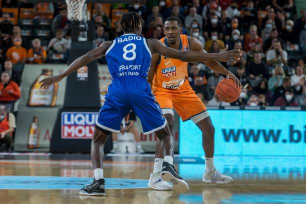 他一直被视 他一直被视