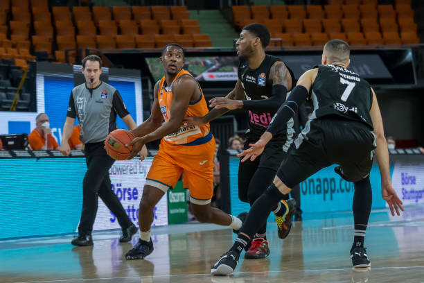 转会市场上 转会市场上