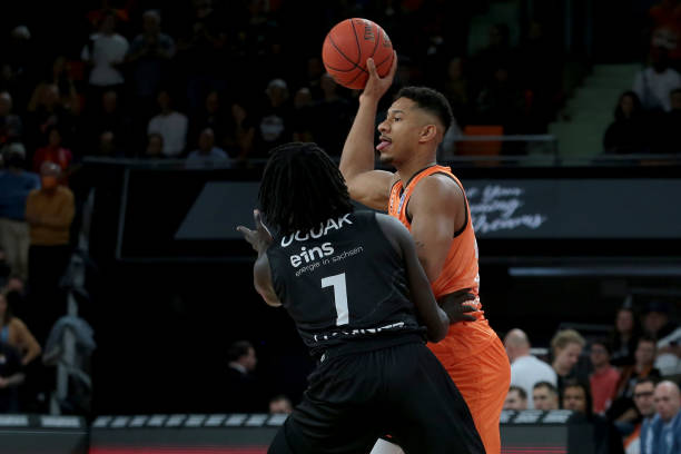 纳中场核心 纳中场核心